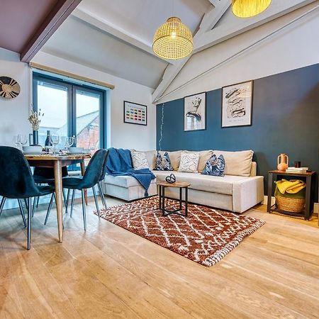 Ashcroft Loft By Timeless Stays - Stunning 3 Bedroom, 2 Bathrooms, Charming Central Apartment Featuring A Balcony Cirencester Exteriör bild