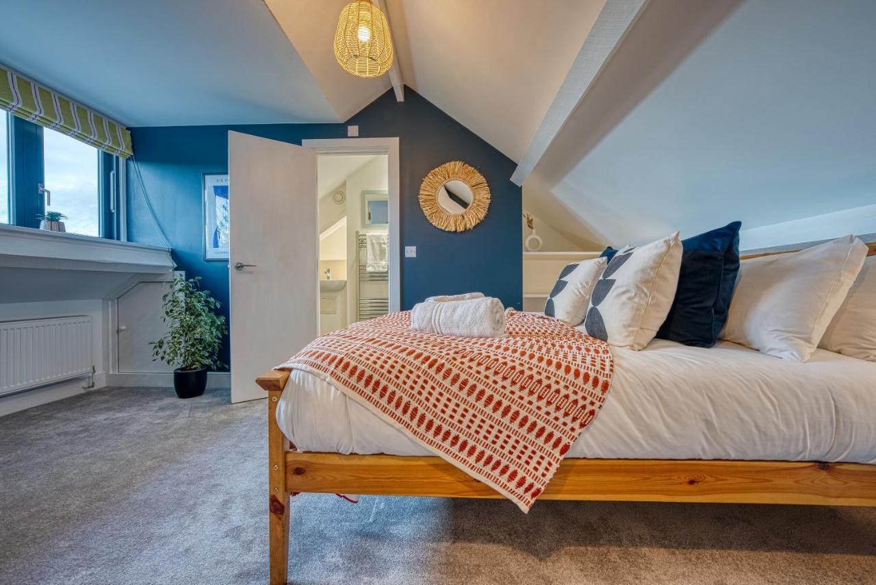 Ashcroft Loft By Timeless Stays - Stunning 3 Bedroom, 2 Bathrooms, Charming Central Apartment Featuring A Balcony Cirencester Exteriör bild
