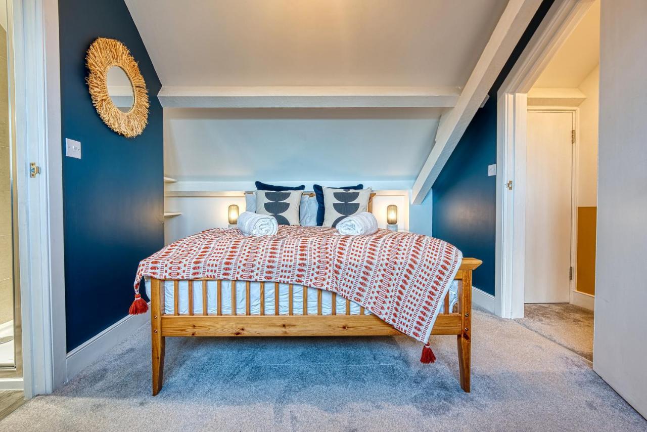 Ashcroft Loft By Timeless Stays - Stunning 3 Bedroom, 2 Bathrooms, Charming Central Apartment Featuring A Balcony Cirencester Exteriör bild