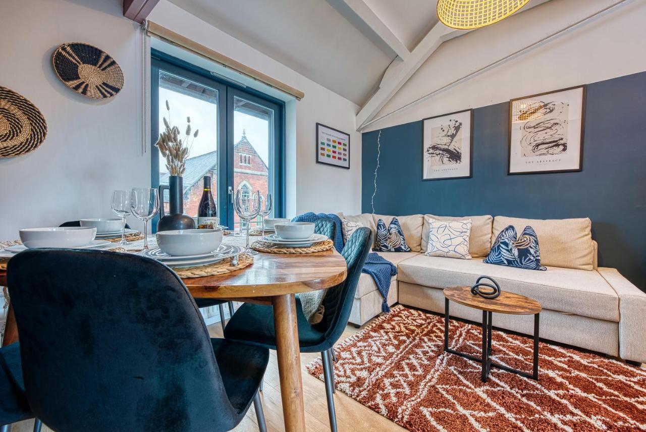 Ashcroft Loft By Timeless Stays - Stunning 3 Bedroom, 2 Bathrooms, Charming Central Apartment Featuring A Balcony Cirencester Exteriör bild