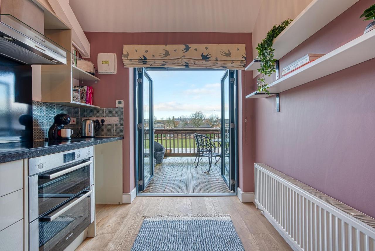Ashcroft Loft By Timeless Stays - Stunning 3 Bedroom, 2 Bathrooms, Charming Central Apartment Featuring A Balcony Cirencester Exteriör bild