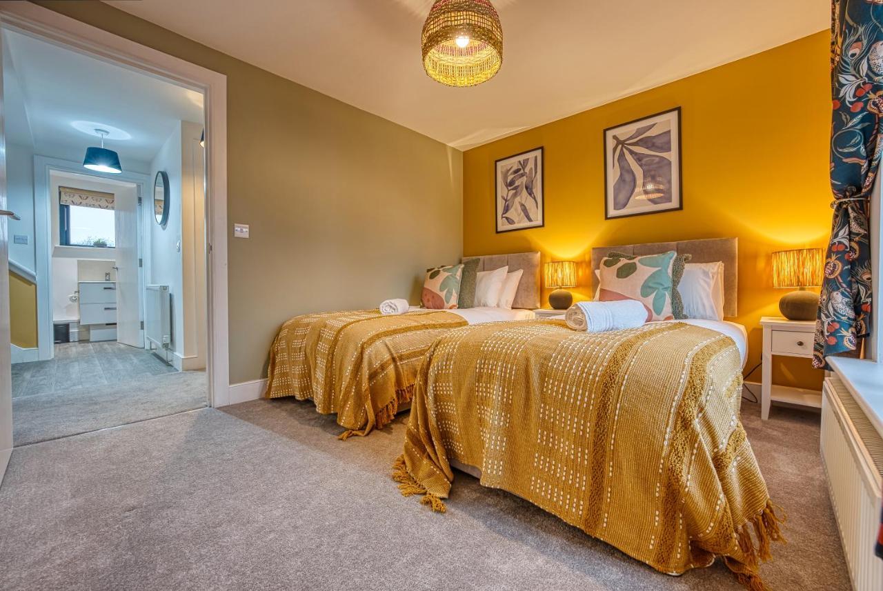 Ashcroft Loft By Timeless Stays - Stunning 3 Bedroom, 2 Bathrooms, Charming Central Apartment Featuring A Balcony Cirencester Exteriör bild