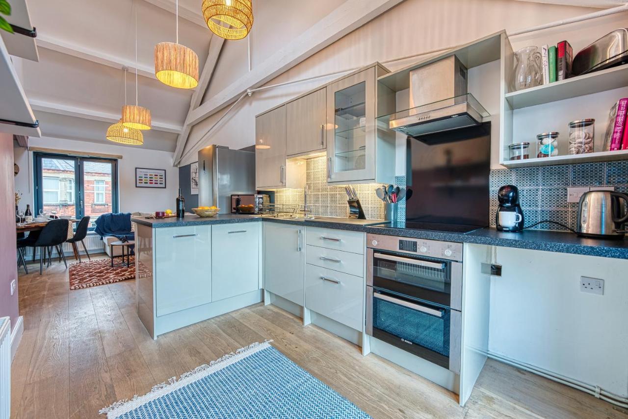 Ashcroft Loft By Timeless Stays - Stunning 3 Bedroom, 2 Bathrooms, Charming Central Apartment Featuring A Balcony Cirencester Exteriör bild