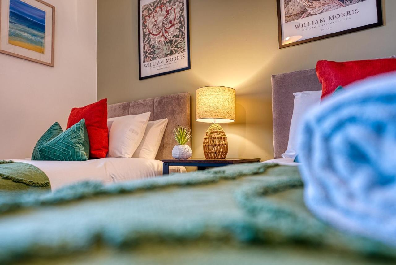 Ashcroft Loft By Timeless Stays - Stunning 3 Bedroom, 2 Bathrooms, Charming Central Apartment Featuring A Balcony Cirencester Exteriör bild