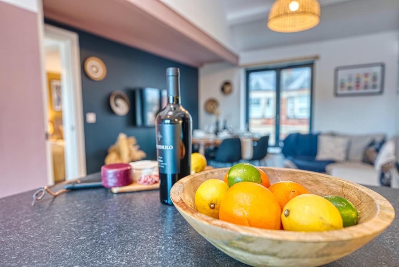 Ashcroft Loft By Timeless Stays - Stunning 3 Bedroom, 2 Bathrooms, Charming Central Apartment Featuring A Balcony Cirencester Exteriör bild