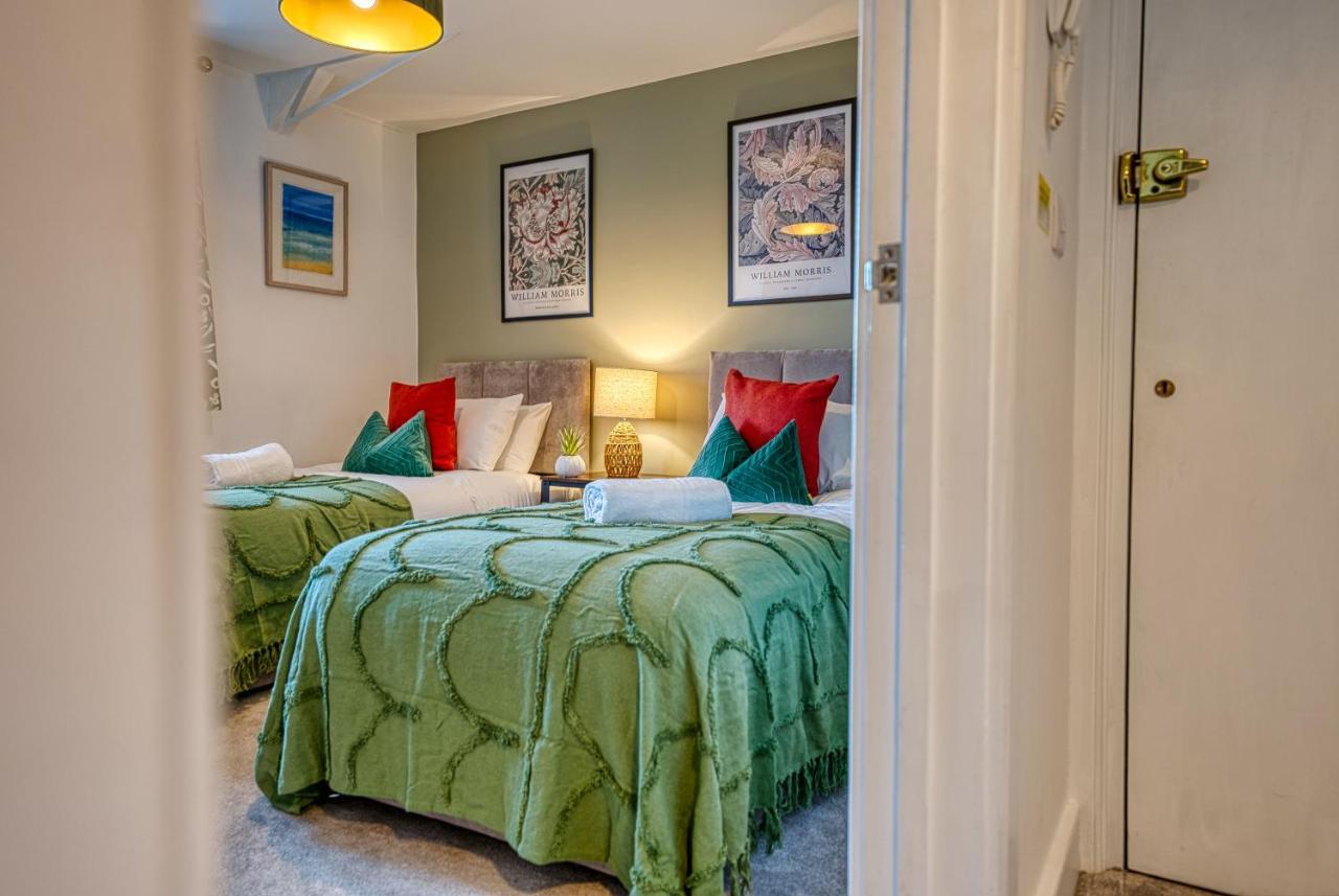 Ashcroft Loft By Timeless Stays - Stunning 3 Bedroom, 2 Bathrooms, Charming Central Apartment Featuring A Balcony Cirencester Exteriör bild
