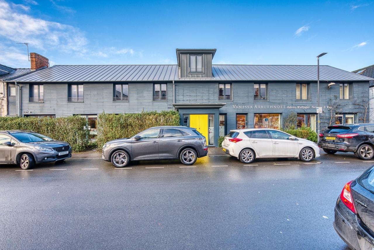 Ashcroft Loft By Timeless Stays - Stunning 3 Bedroom, 2 Bathrooms, Charming Central Apartment Featuring A Balcony Cirencester Exteriör bild